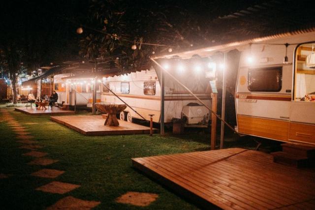 Camper : Camping-Car des Flandres Camper Line : camping-car d'occasion contrôle en dépôt-vente