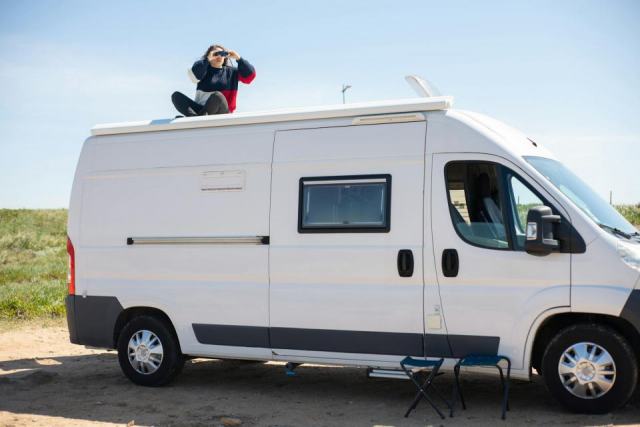 Fourgon chausson : Camping-Car des Flandres Chausson Twist 06 Prestige : fourgon amenage d'occasion en dépôt-vente