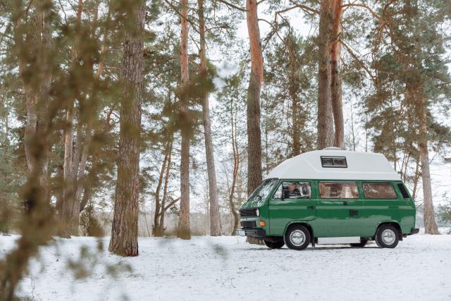 Hivernage du camping-car : la checklist avant le remisage Hivernage du camping-car : la checklist avant le remisage